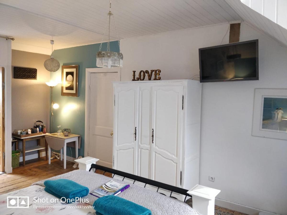 Maison Papillons Plomodiern Buitenkant foto