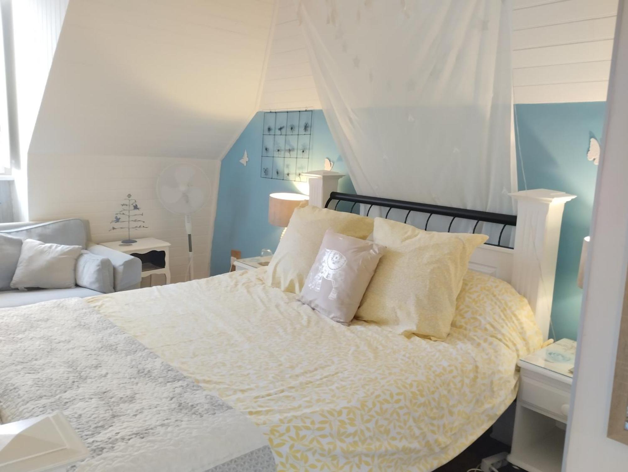 Maison Papillons Plomodiern Buitenkant foto